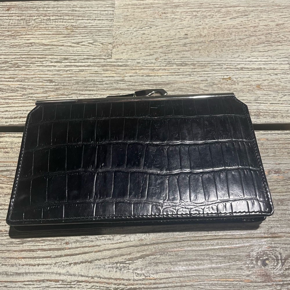 Abas black clutch